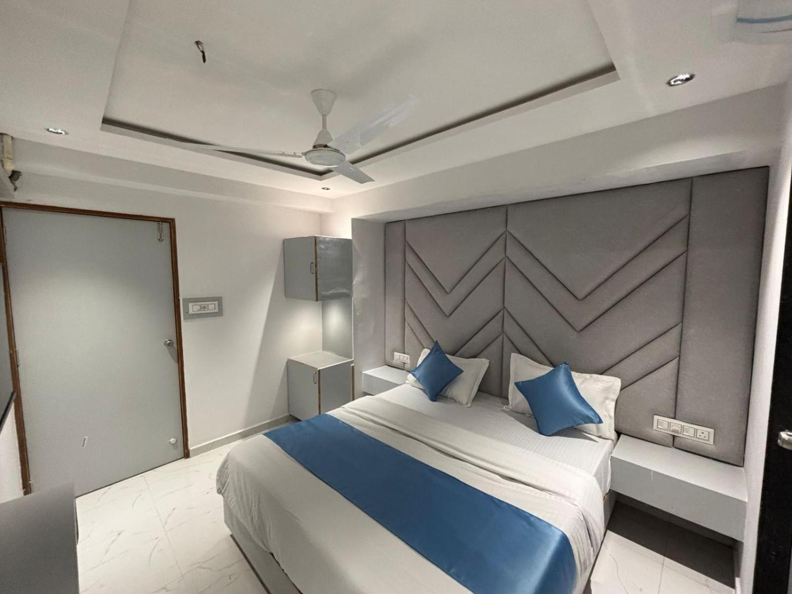 Hotel Phoniex Αχμπανταμπάντ Εξωτερικό φωτογραφία
