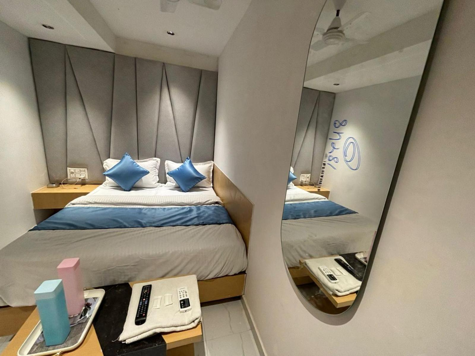 Hotel Phoniex Αχμπανταμπάντ Εξωτερικό φωτογραφία