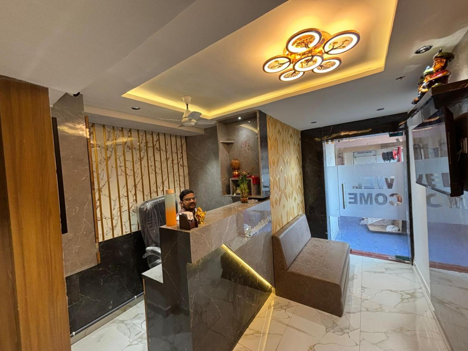 Hotel Phoniex Αχμπανταμπάντ Εξωτερικό φωτογραφία