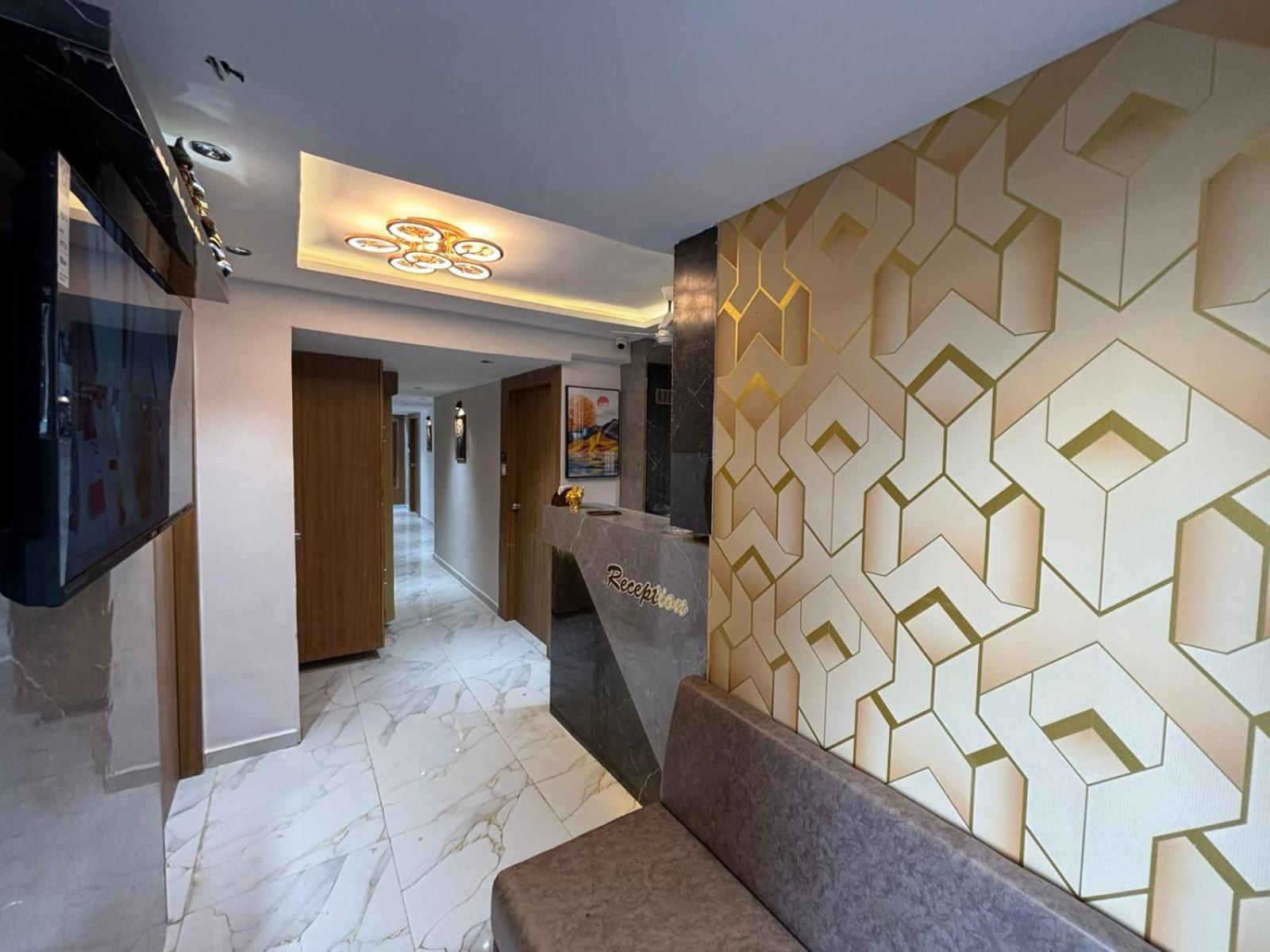 Hotel Phoniex Αχμπανταμπάντ Εξωτερικό φωτογραφία