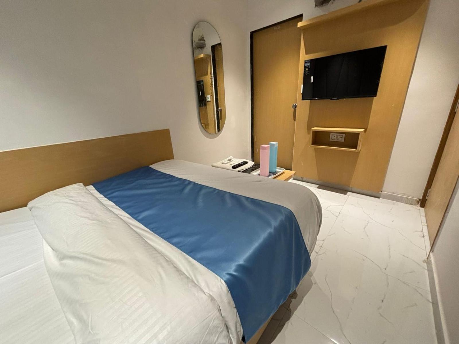 Hotel Phoniex Αχμπανταμπάντ Εξωτερικό φωτογραφία